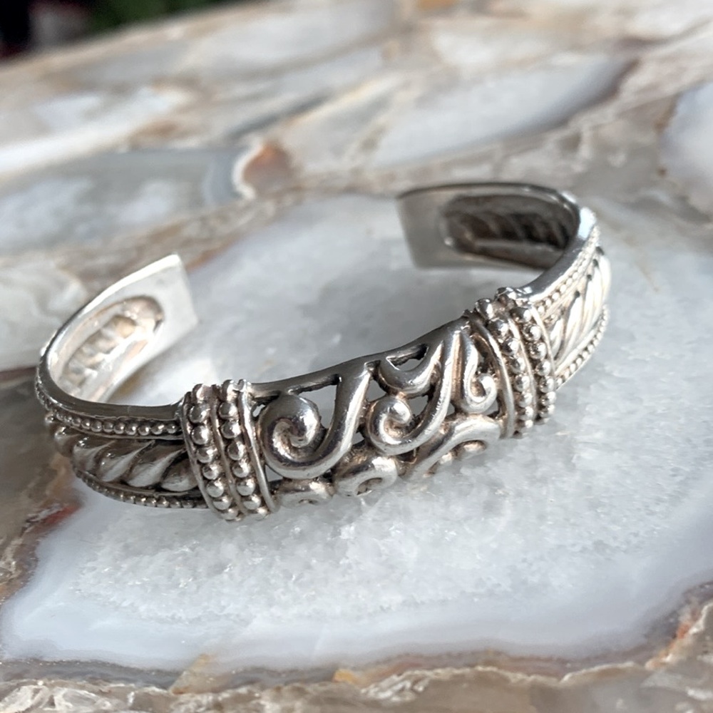 Vintage Sterling Silver Filigree cuff. 2.5” diameter